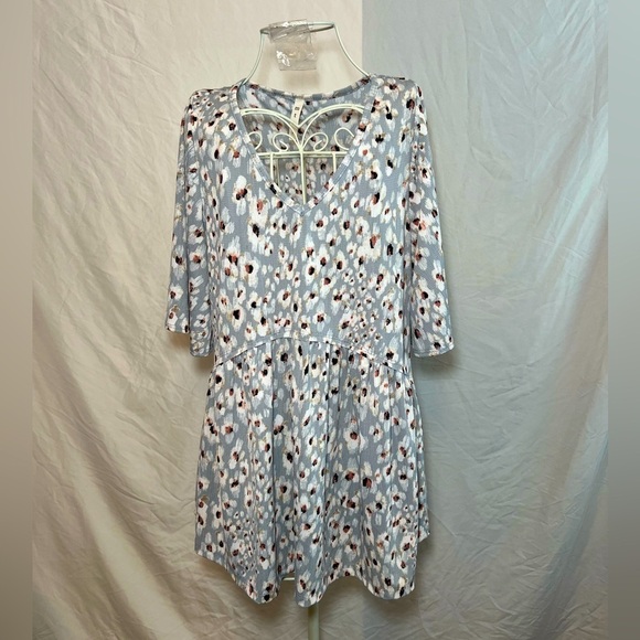 mts Tops - Women’s Floral Top - Medium - Flowy V-Neck Short Sleeves - EUC